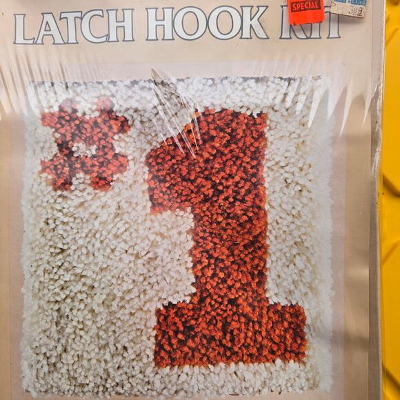 Vintage Latch hook kit featuring the number "1" as its design - Picture 3 of 8